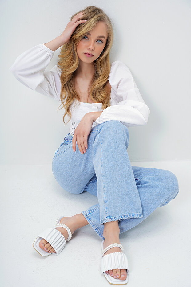 Dámské bílé ploché pantofle z umělé kůže s dvojitým pruhem ALC-X14014 - 2