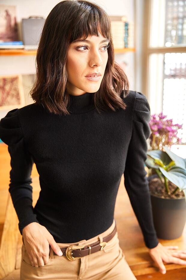 Dámská černá blůza Princess Sleeve Lycra BLZ-19001595 - 2