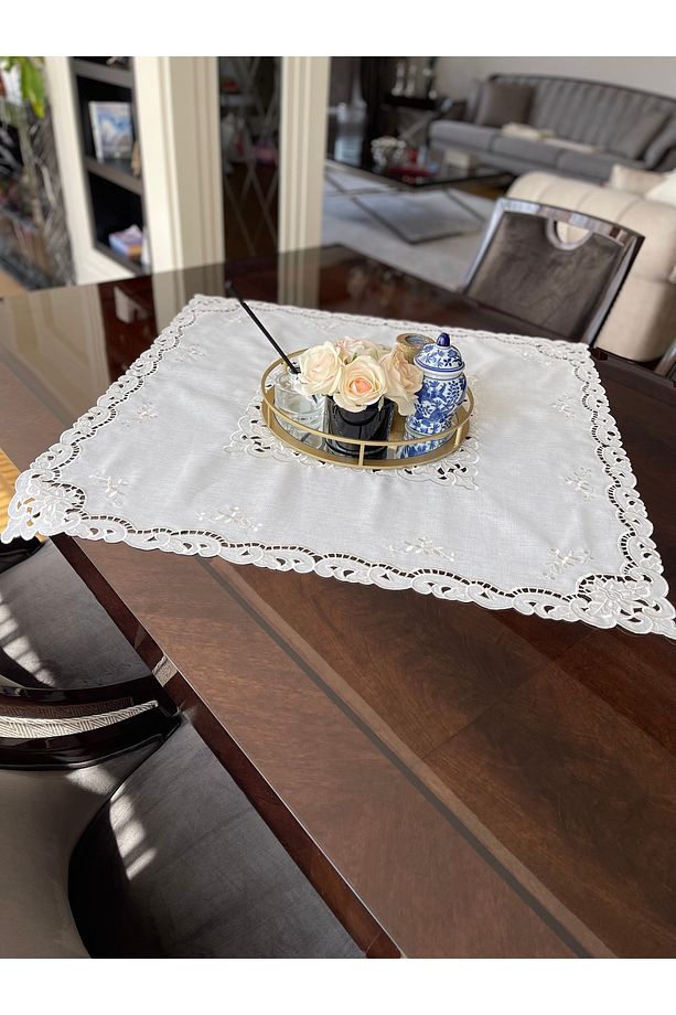 Delik Işi Fiskos Masa Örtüsü. 90x90cm. Güllü Model - 4
