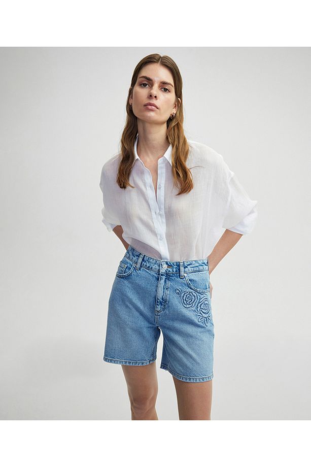 Çiçek motifli denim şort - 2