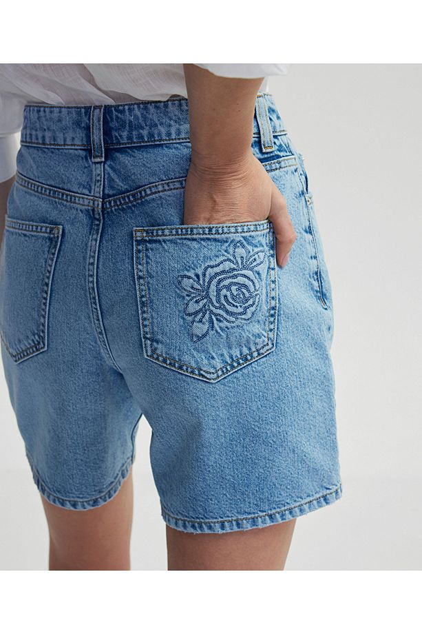 Çiçek motifli denim şort - 7