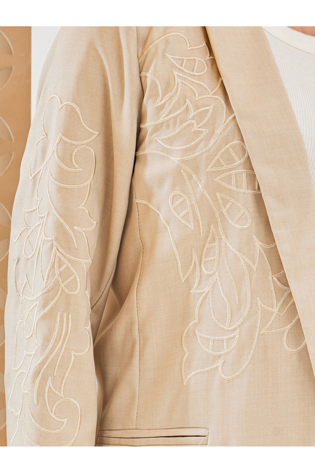 سترة مطرزة بقصّة عادية - 3