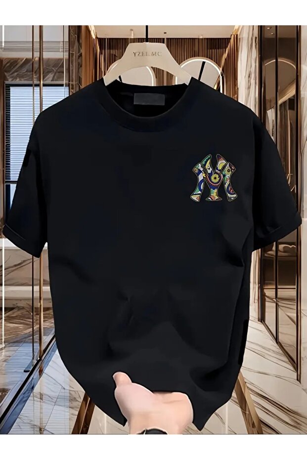 Comfortable Crew Neck Graphic T-Shirt with Stylish Print Versatile for Summer Sports and Casual