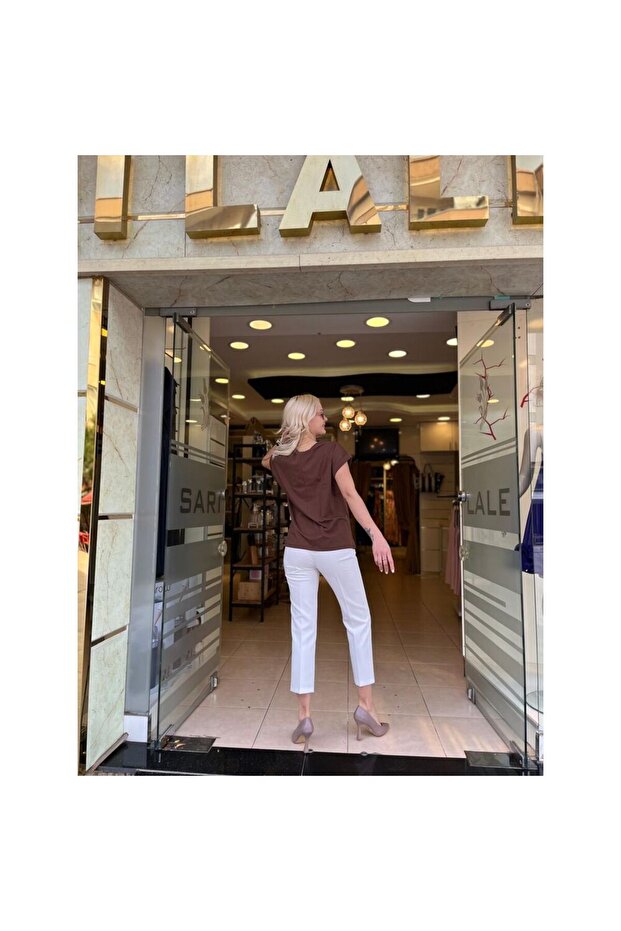 ÇİÇEK BASKI DETAYLI TİŞÖRT - 4