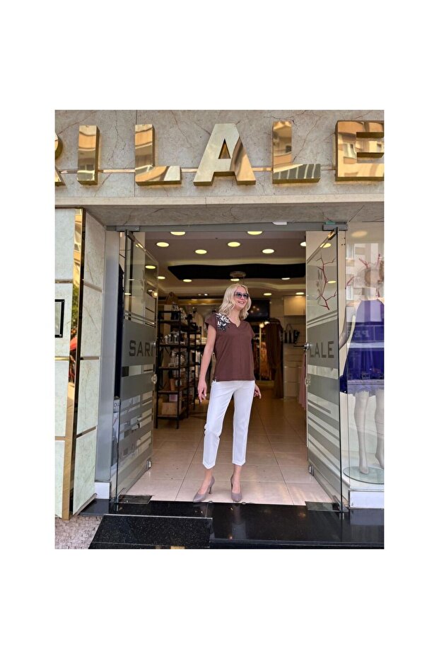 ÇİÇEK BASKI DETAYLI TİŞÖRT - 2