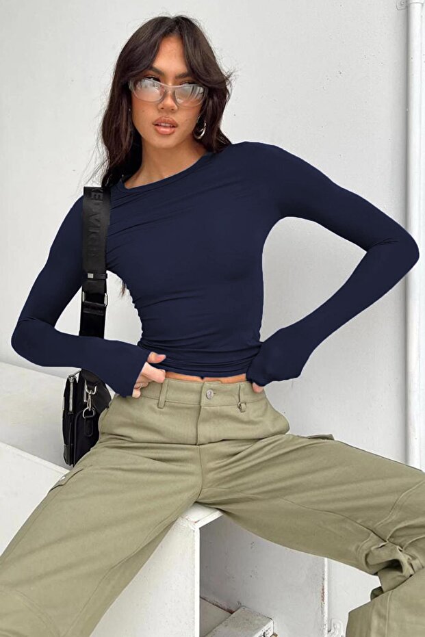Marineblaue Basic-Langarmbluse mit Rundhalsausschnitt MG1701