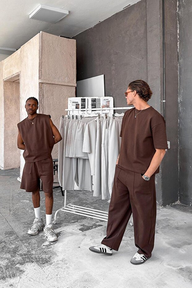 قميص داخلي أساسي مريح باللون البني - 4