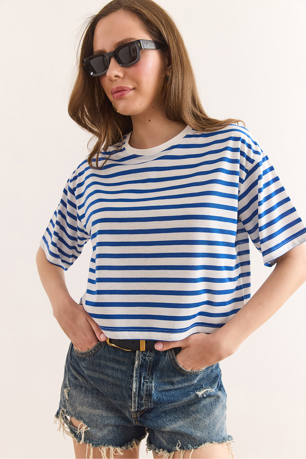 Women's Cobalt Blue Striped Crop T-Shirt Tsh-19000890