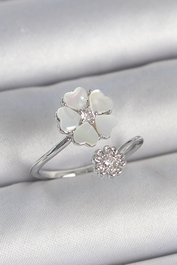 Brass Silver Color White Enamel Flower Model Zircon Stone Detail Women's Ring