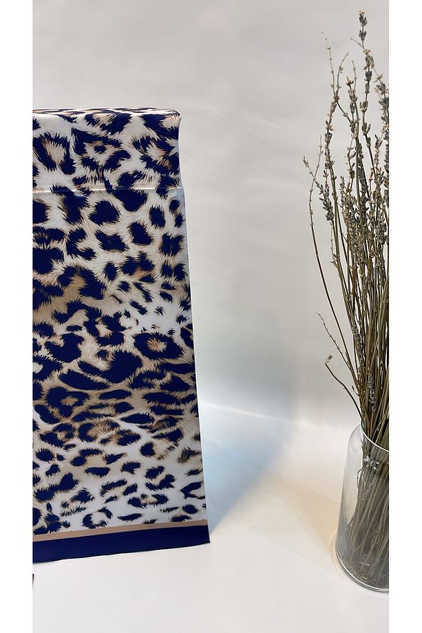 Şal - Moss Krep İpek Görünümlü Harika Şal Dökümlü Kaliteli Esnek Kumaş Moda Mağaza Leopar Desen - 2
