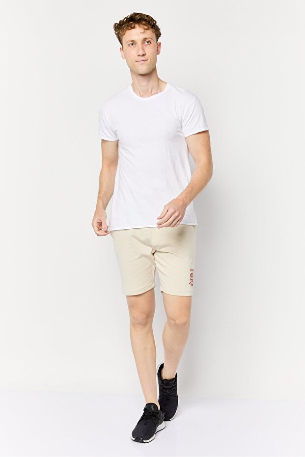 شورت رجالي أساسي بطبعة جرافيكية، بيج - 4