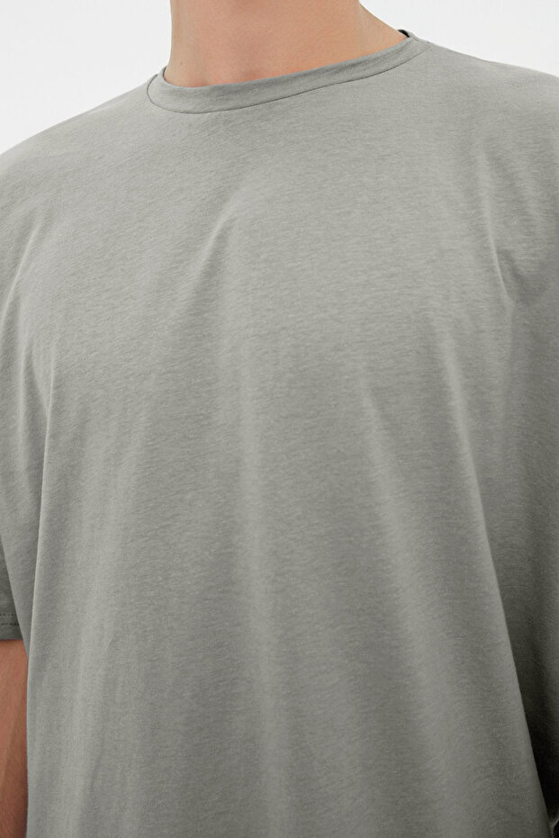 Gri Basic %100 Pamuklu Bisiklet Yaka Oversize/Geniş Kesim Kısa Kollu T-Shirt TMNSS22TS0318 - 7