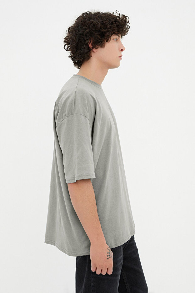 Gri Basic %100 Pamuklu Bisiklet Yaka Oversize/Geniş Kesim Kısa Kollu T-Shirt TMNSS22TS0318 - 8