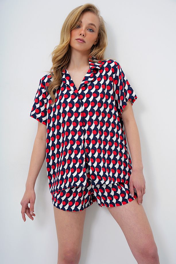Kadın Lacivert Geometrik Desenli Önü Düğmeli Dokuma Gömlek Ve Şort Pijama Takım PJM-X13889 - 1
