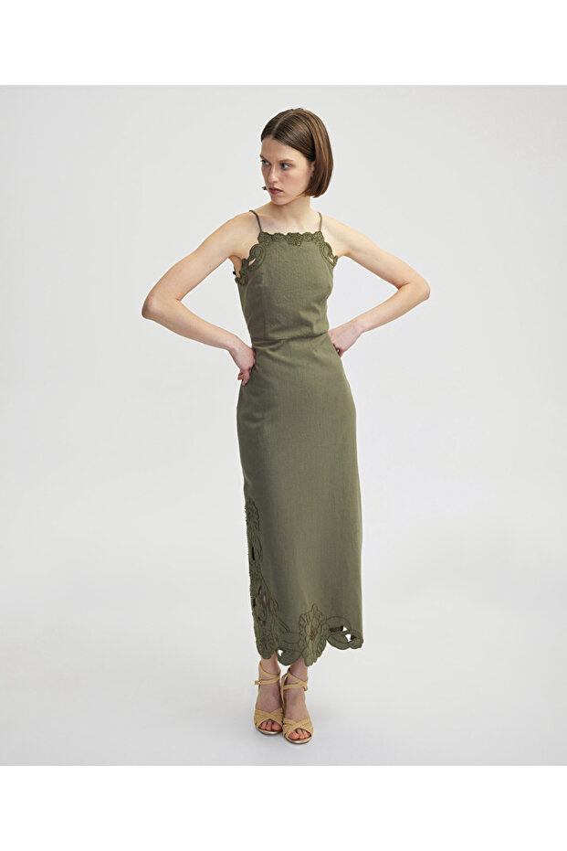 İşlemeli halter yaka elbise - 1