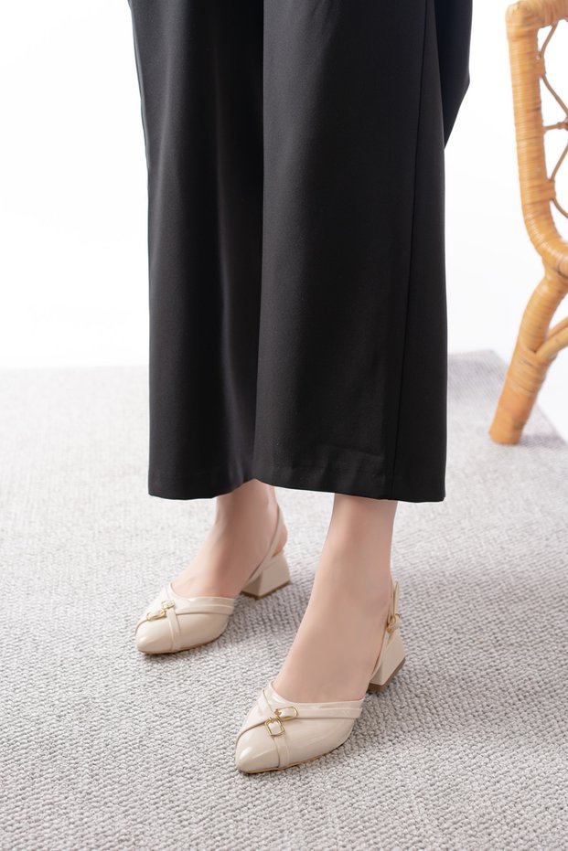 Dabrie Beige Patent Leather Cross Buckle (4 cm Heeled) Pointed Toe Ballerina Shoes