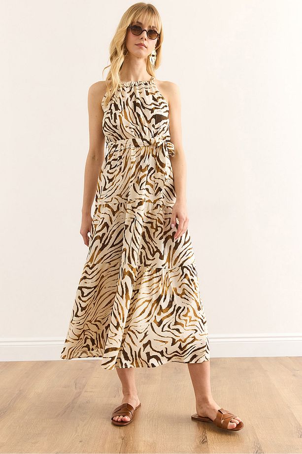 Kadın Zebra Kahve Bej Halter Yaka Kuşaklı Dokuma Viscon Elbise ELB-19001548 - 1