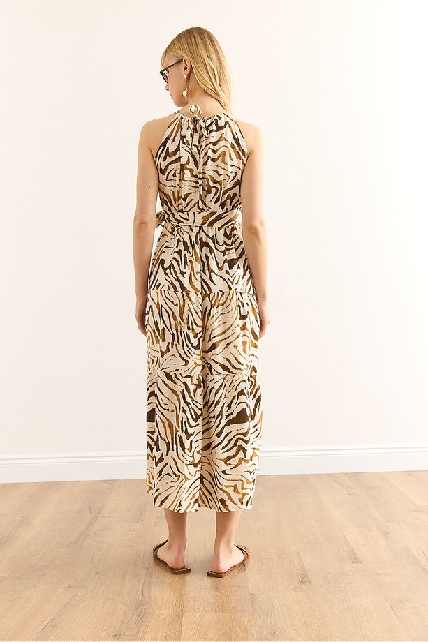 Kadın Zebra Kahve Bej Halter Yaka Kuşaklı Dokuma Viscon Elbise ELB-19001548 - 6