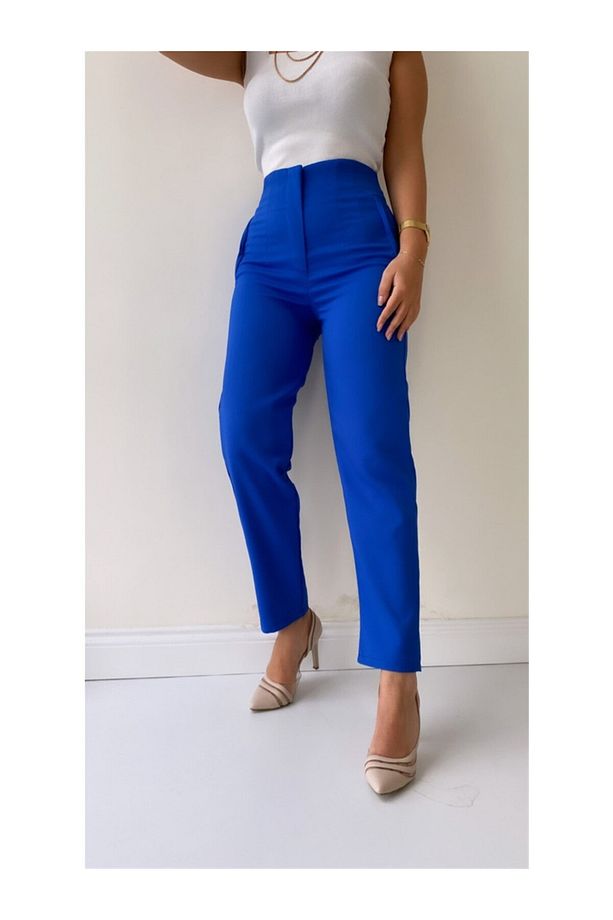 Kadın Saks Önü Biyeli Cepli Yüksek Bel Havuç Model Kumaş Pantolon - 4