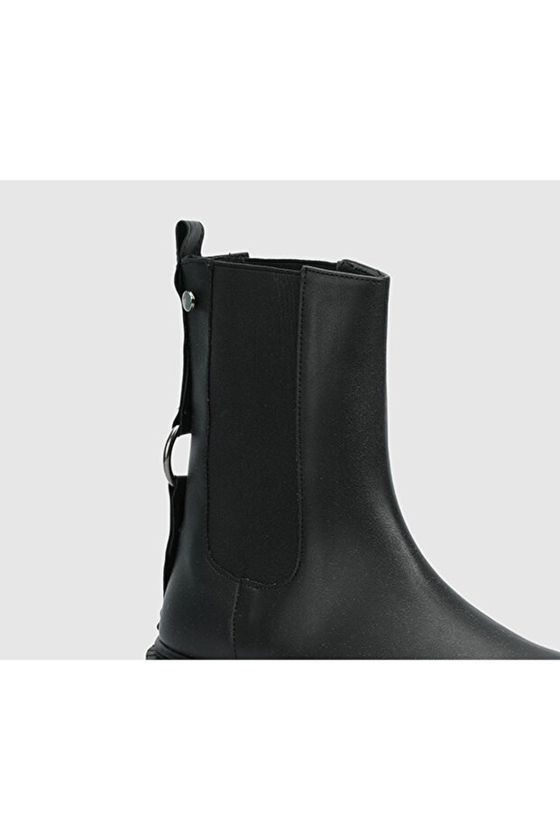 Siyah Kadın Bot - 5