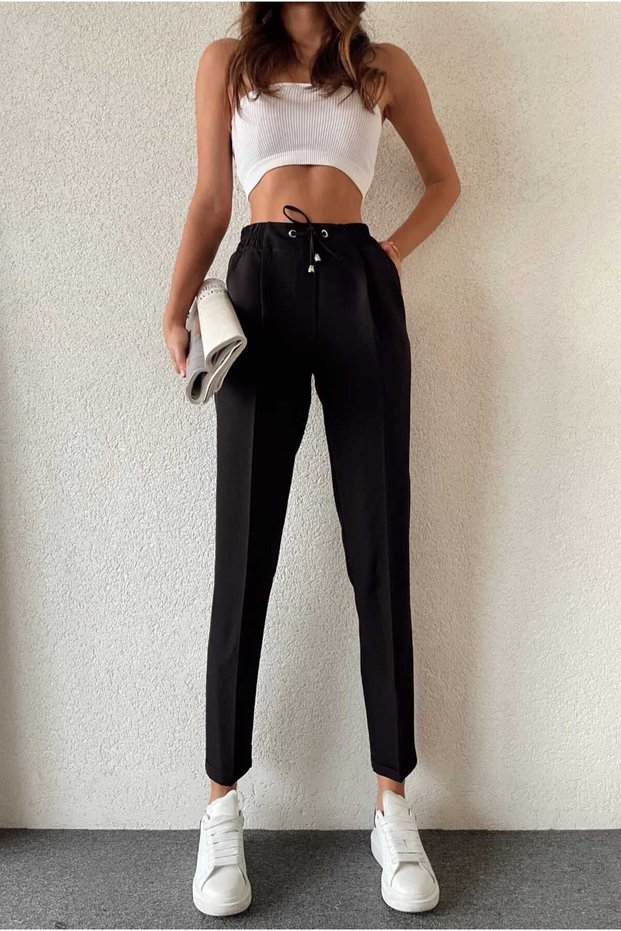 Women's Black Elastic Waist Pocket Carrot Trousers