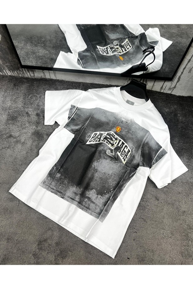 Oversize Cut Short Sleeve Printed T-Shirt