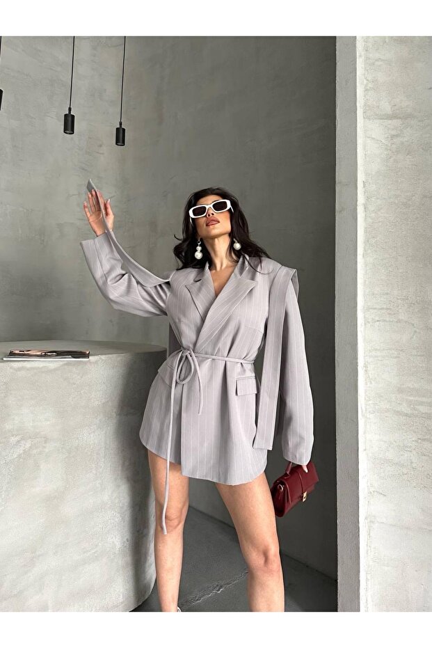 سترة بليزر كبيرة الحجم مربوطة - 6