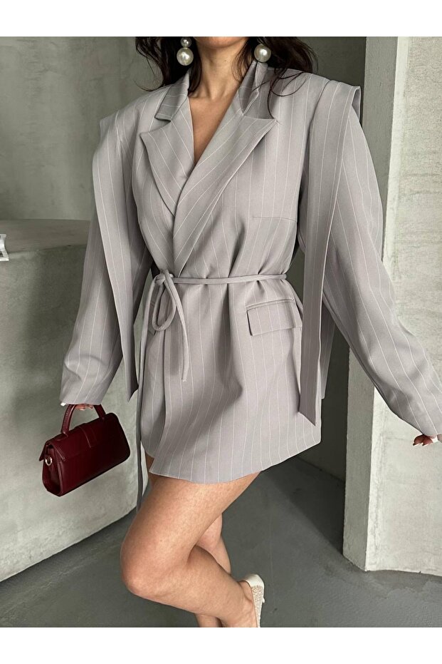 سترة بليزر كبيرة الحجم مربوطة - 7