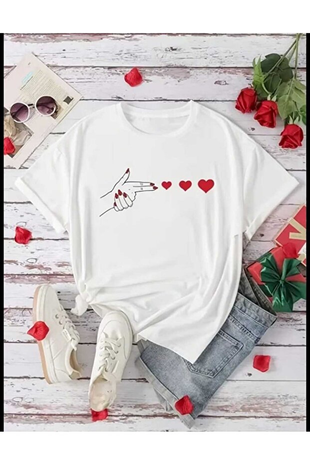 تيشيرت للجنسين بتصميم نبضات قلب مطبوعة