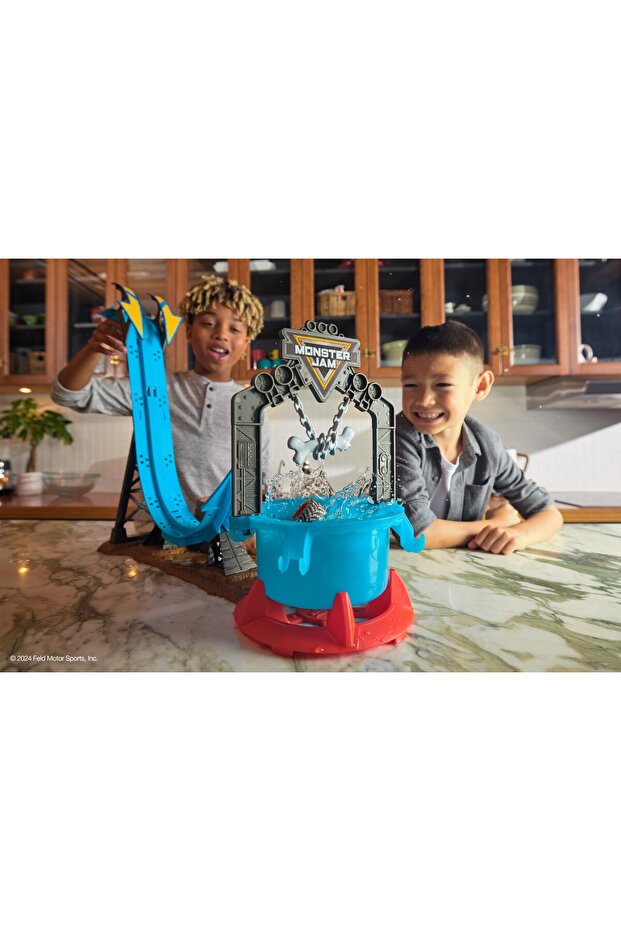 Monster Jam Mud Blasters Set - 8
