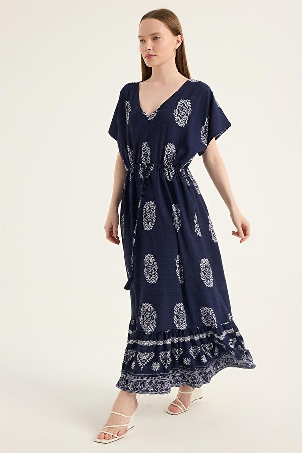 فستان منقوش برقبة على شكل حرف V - 2