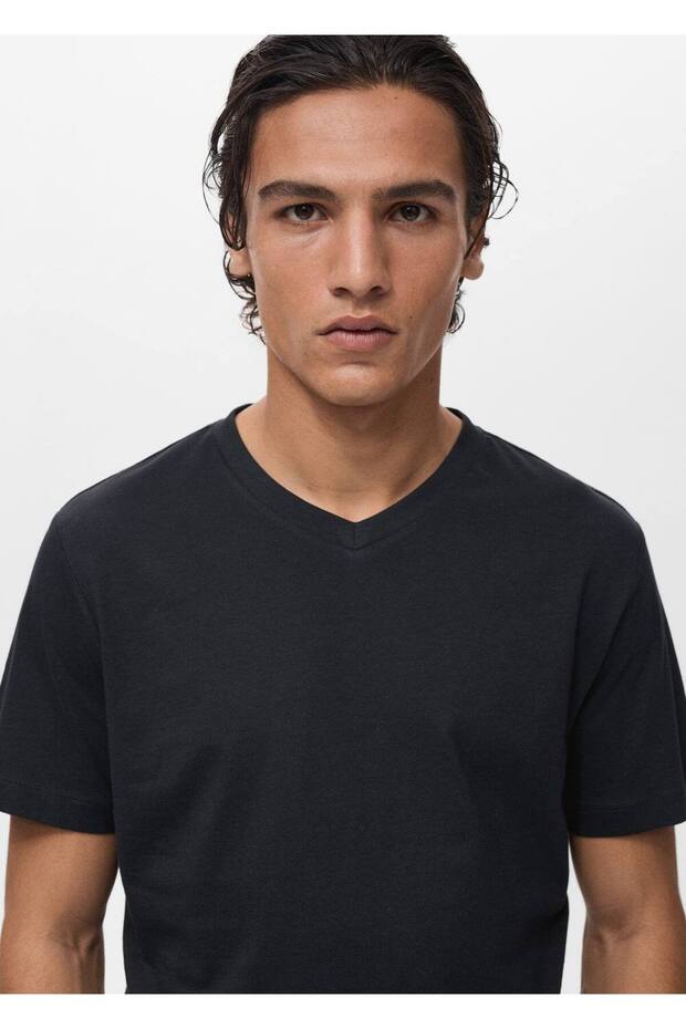 V yakalı tişört - 8