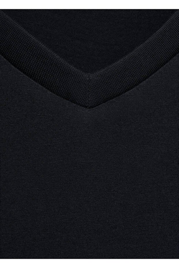 V yakalı tişört - 6