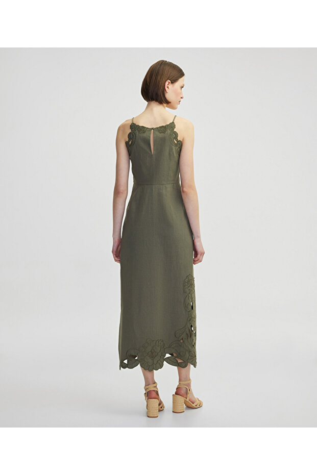 İşlemeli halter yaka elbise - 6