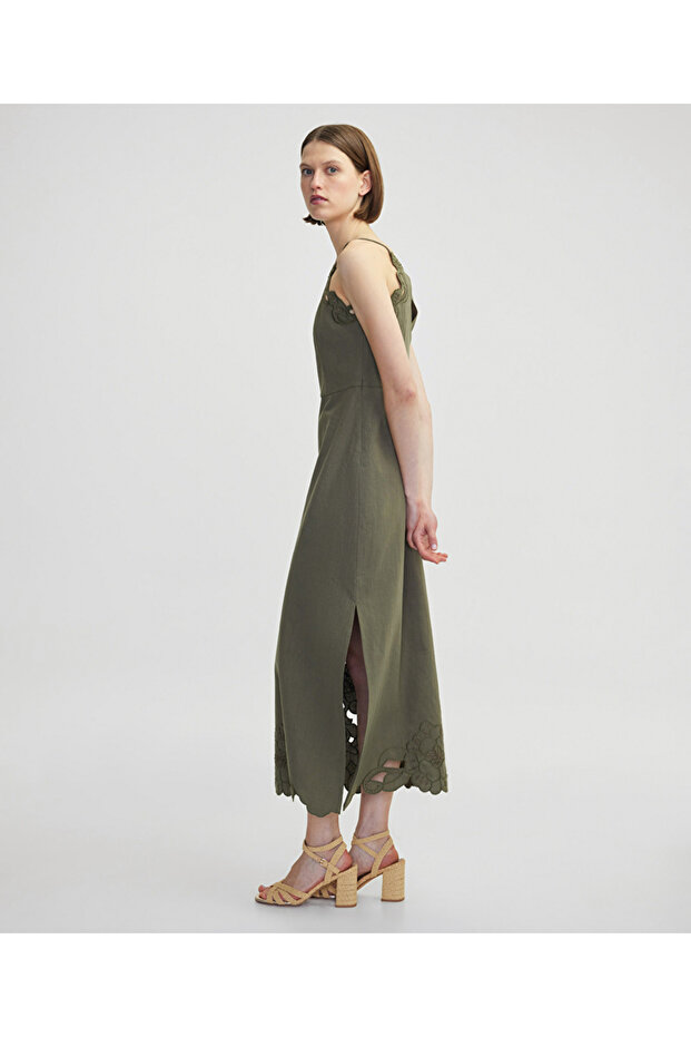 İşlemeli halter yaka elbise - 5