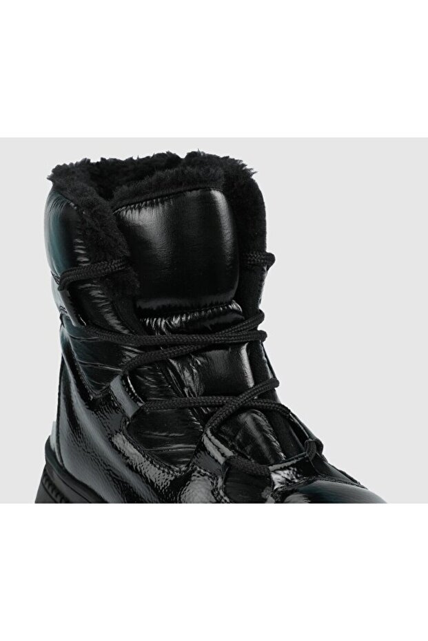 Siyah Kadın Bot - 5