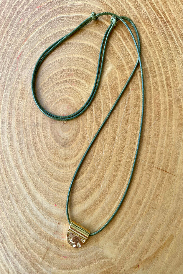 Gold Figured Scroll Lock Knit Necklace