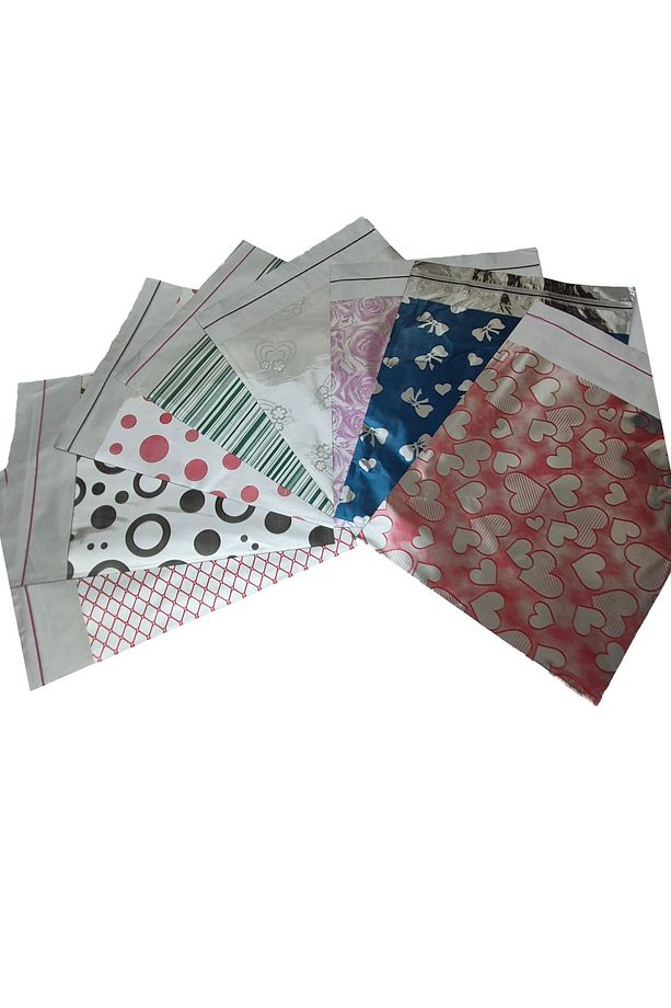 50 Adet 17x25 Desenli Yapışkanlı Metalize Hediye Poşeti - 1