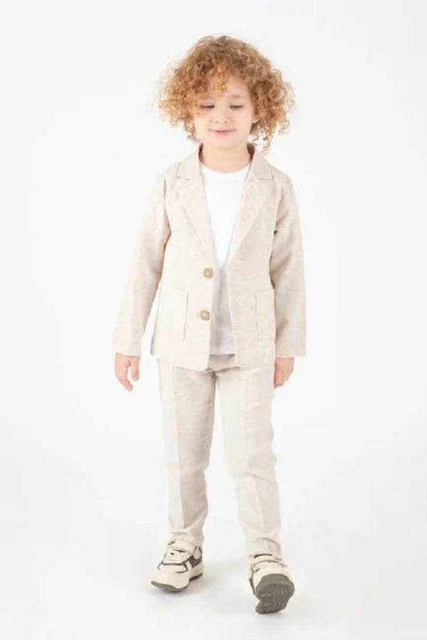Linen Suit with T-Shirt