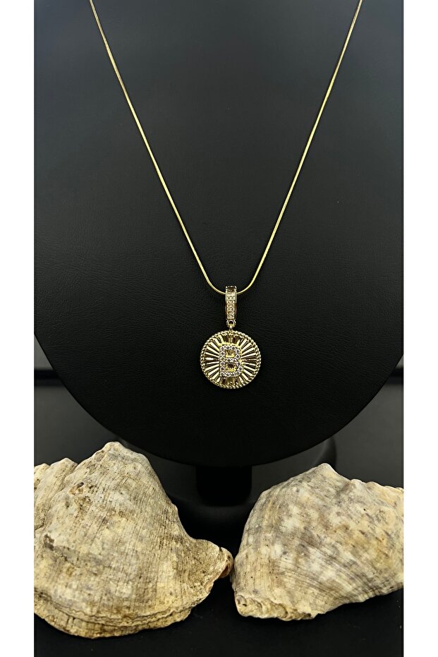 Madalyonlu B Harfli Çelik Kolye - 2