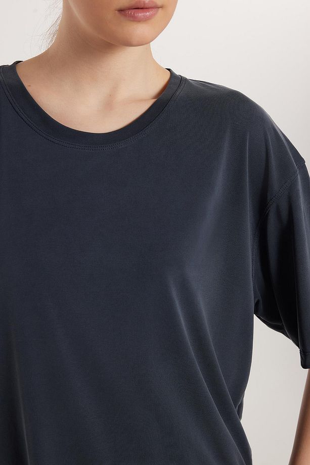 Kadın Modal Kumaş Regular Fit Kısa Kollu Bisiklet Yaka Antrasit Tişört - 3