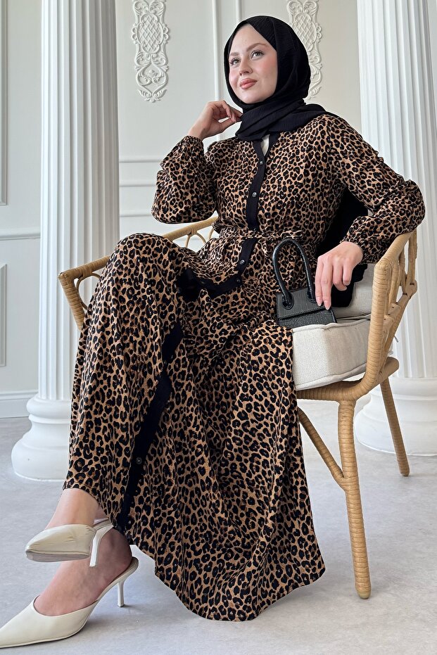 فستان أسود من الفسكوز بنمط الفهد بأزرار - 1