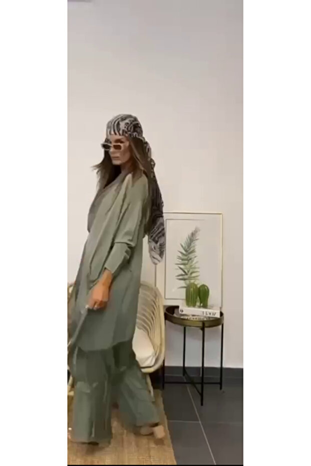 بلوزة كاب كبيرة الحجم بتفاصيل حريرية إيطالية - طقم بنطلون ويس