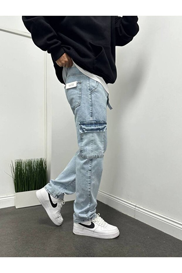 Men's Baggy Jeans with Cargo Pockets