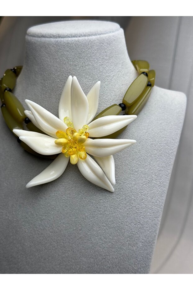 Marka Model Çiçek Kolye - 3