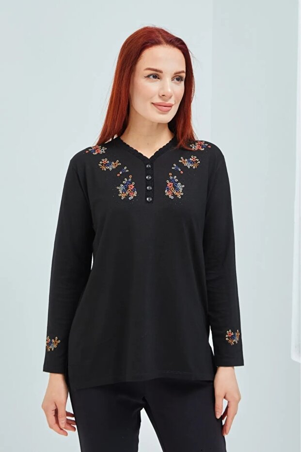 Lifera Clover Embroidered V-Neck Mother Blouse, Large Size