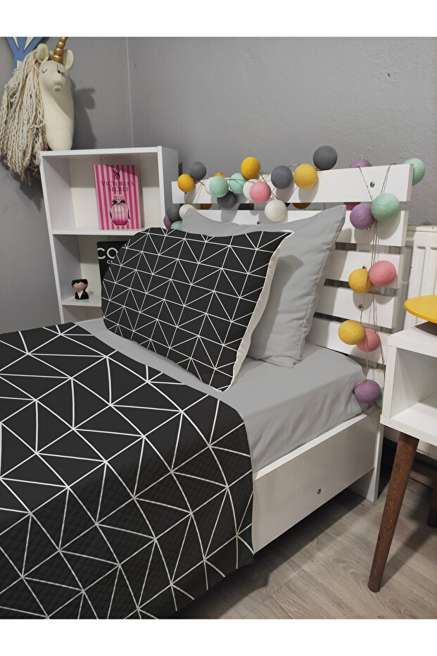 4 Piece Geometry Patterned Single Pique Bedspread Set with Elastic Sheets - 1