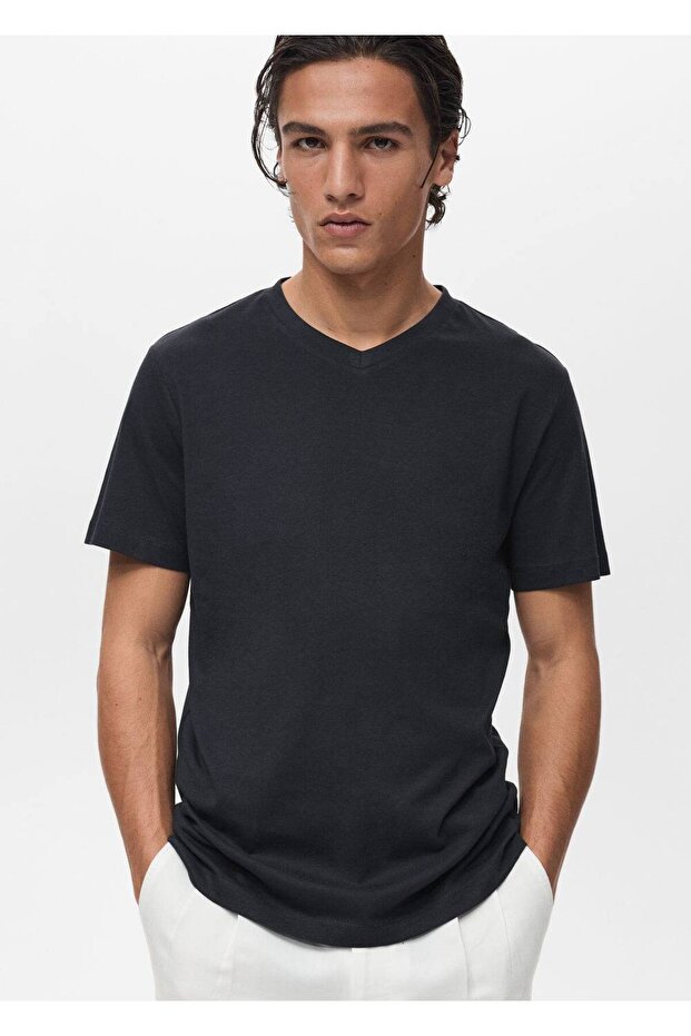 V yakalı tişört - 1