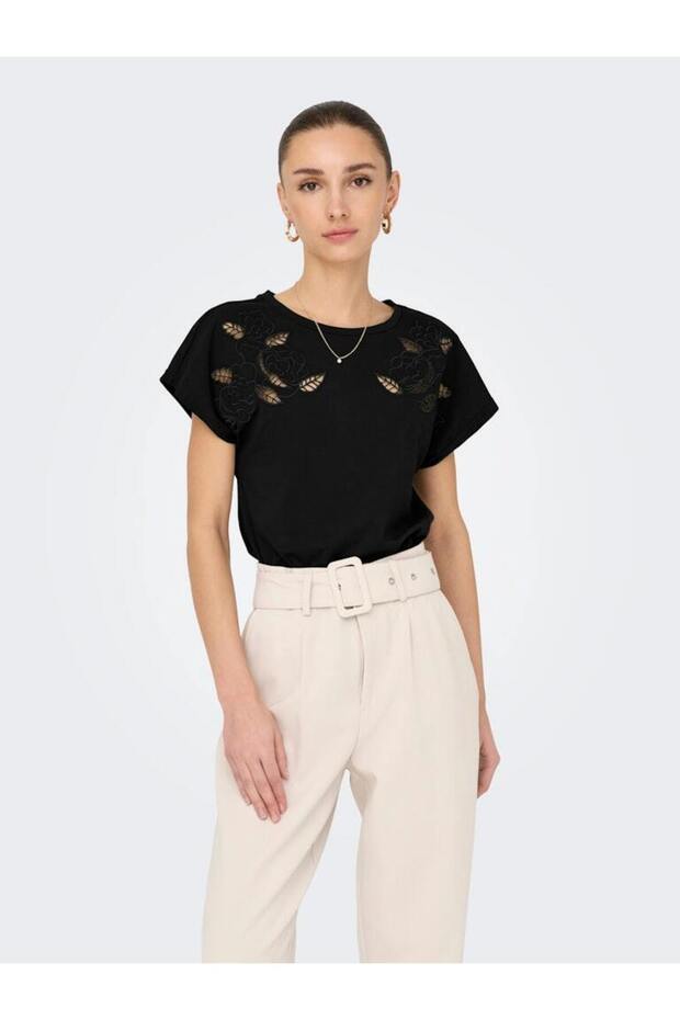 JDYROSE S/S O-NECK EMB TOP JRS