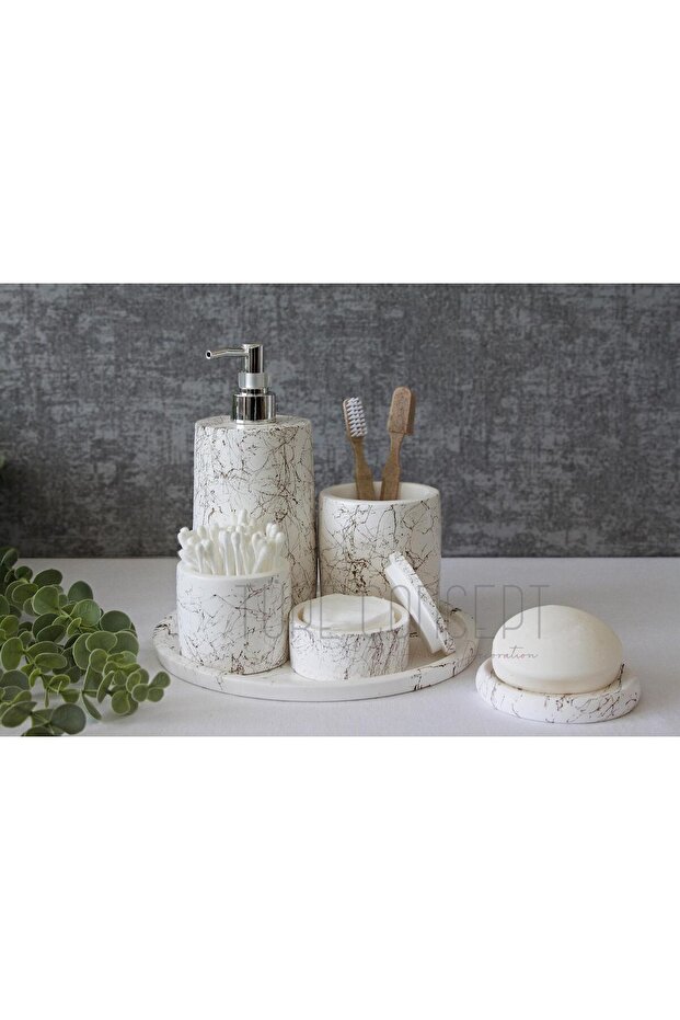 Gold Patterned Bathroom Set
